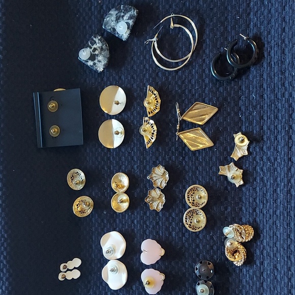 Lot of 17 vintage earrings - Picture 2 of 2